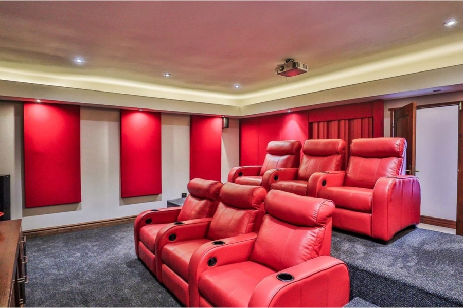 6 Bedroom Property for Sale in Birdwood Estate North West